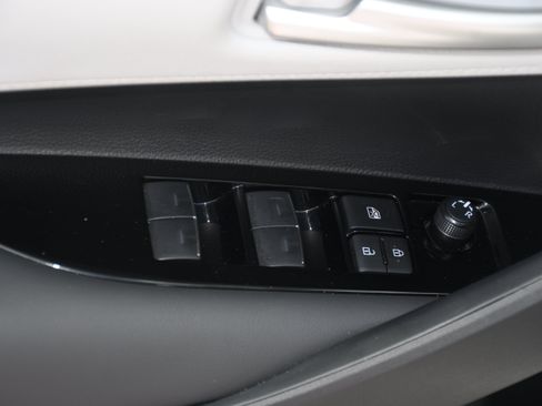 Used 2025 Toyota Corolla SE FWD image 10