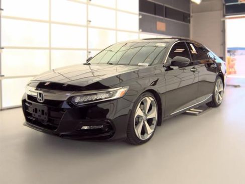 Used 2018 Honda Accord Touring image 1