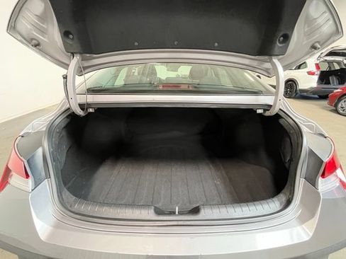 Used 2024 Hyundai Elantra SEL FWD image 14