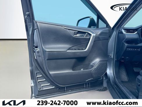 Used 2021 Toyota RAV4 Limited image 22