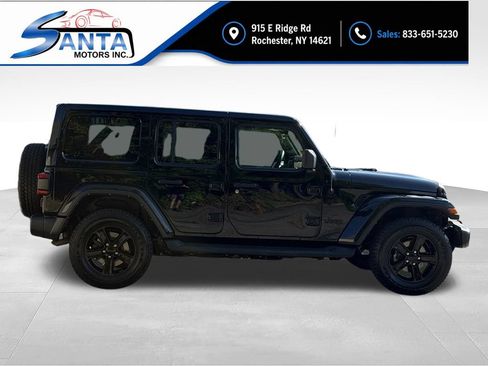 Used 2022 Jeep Wrangler Unlimited Sahara AWD/4WD image 5