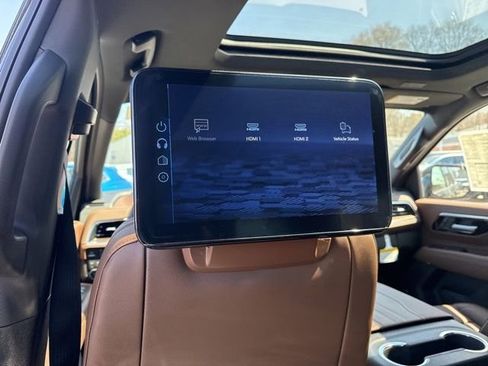 New 2026 Chevrolet Suburban High Country AWD/4WD image 25