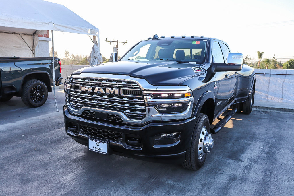 Used 2025 RAM 3500 Longhorn w/ Max Tow Package AWD/4WD image 4