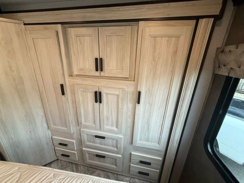 Used 2022 Ford E-450 and Econoline 450 Super Duty w/ Motorhome Prep Package image 42