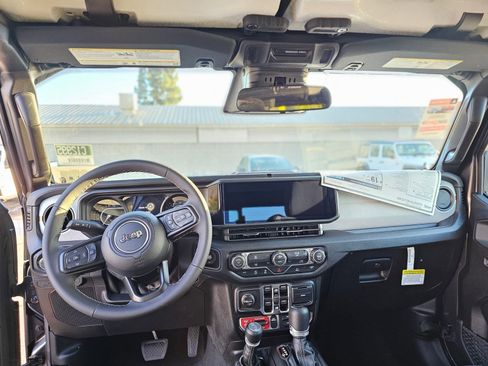 New 2026 Jeep Gladiator Willys image 25