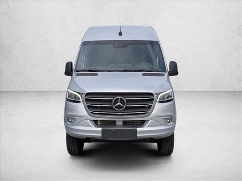 Used 2024 Mercedes-Benz Sprinter 2500 image 2