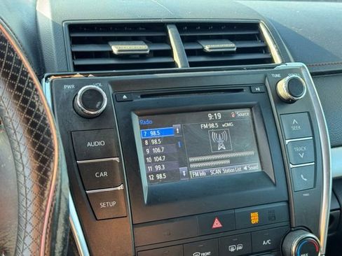 Used 2015 Toyota Camry SE FWD image 28