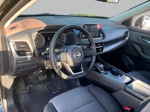 Used 2022 Nissan Rogue SV FWD image 17