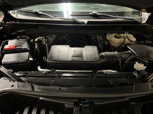 Used 2023 GMC Yukon XL SLT image 49