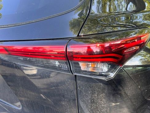 Used 2023 Toyota Highlander Bronze Edition AWD/4WD image 30