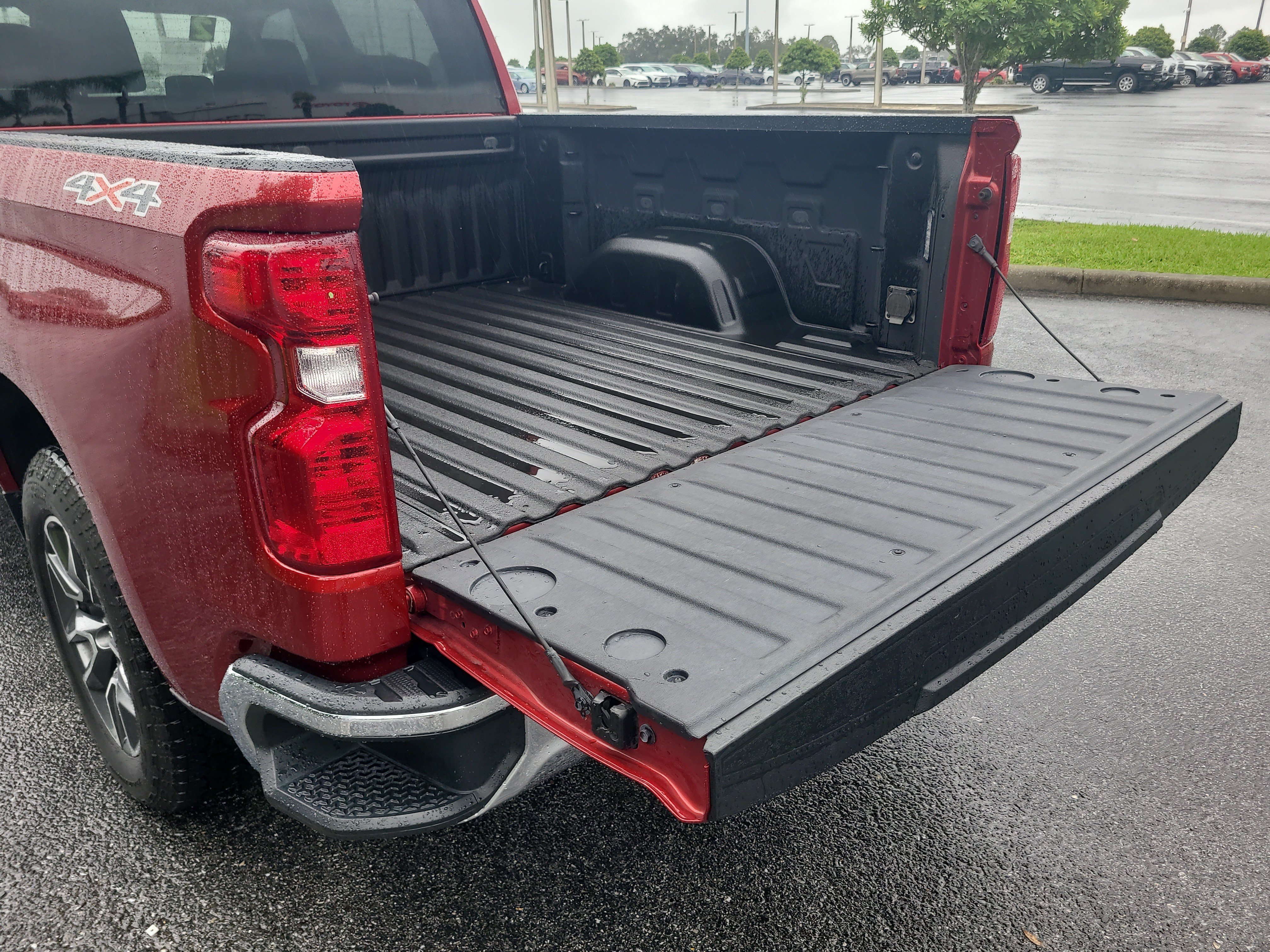 Used 2022 Chevrolet Silverado 1500 LT w/ Protection Package AWD/4WD image 12