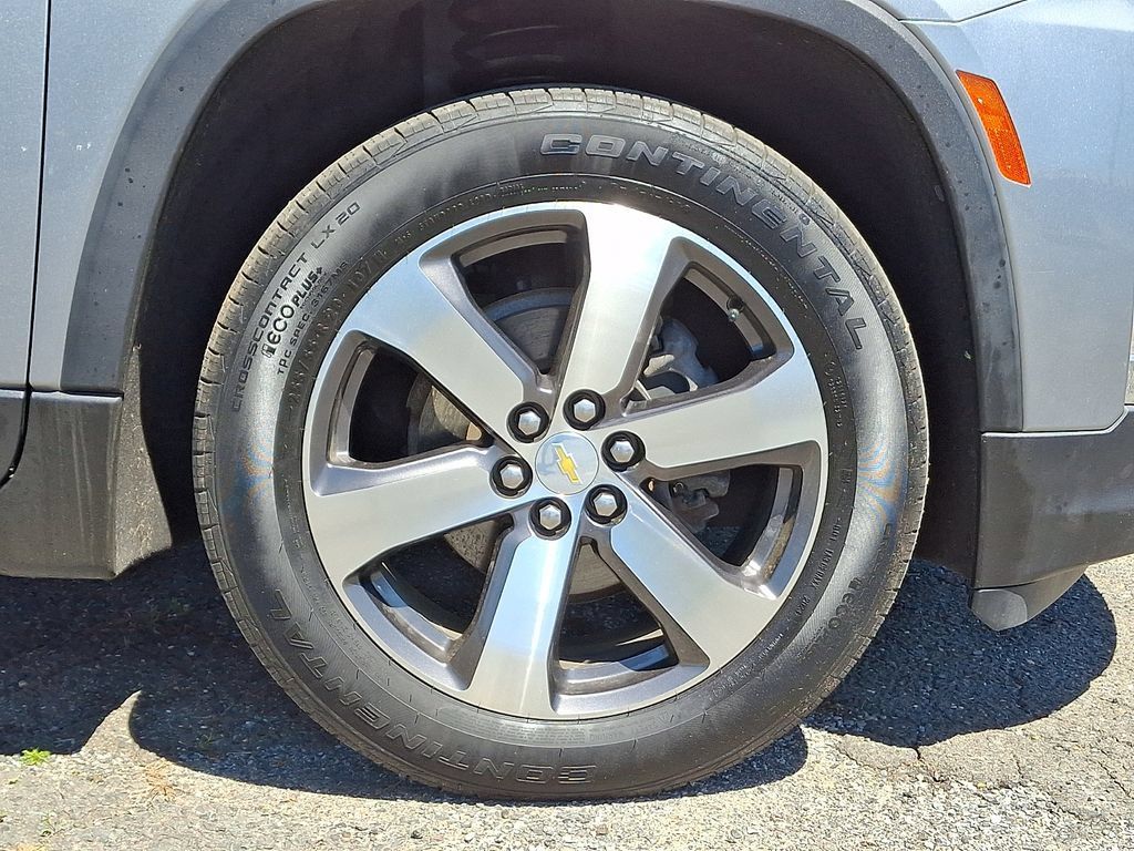 Used 2023 Chevrolet Traverse LT w/ LT Premium Package AWD/4WD image 8