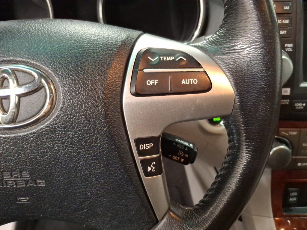 Used 2012 Toyota Highlander Limited w/ Tow Pkg AWD/4WD image 22