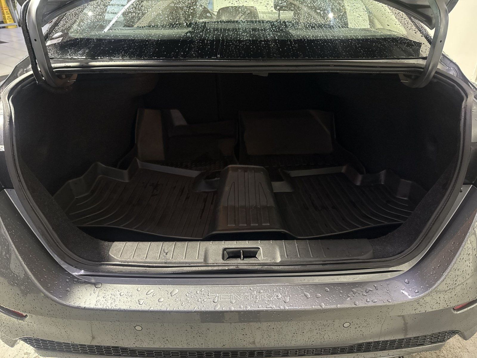 Used 2021 Nissan Sentra SR w/ SR Premium Package FWD image 27