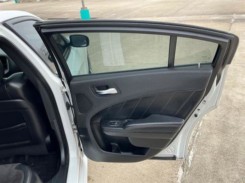 Used 2017 Dodge Charger R/T image 38