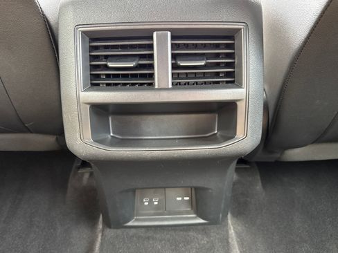 Certified 2022 Volkswagen Atlas Cross Sport SE image 36