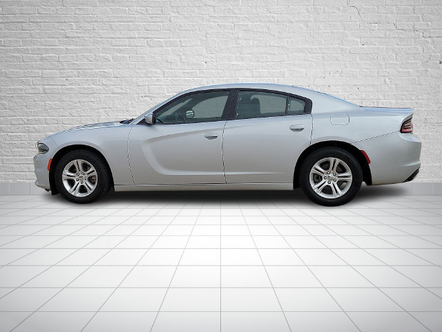 Used 2022 Dodge Charger SXT RWD image 2
