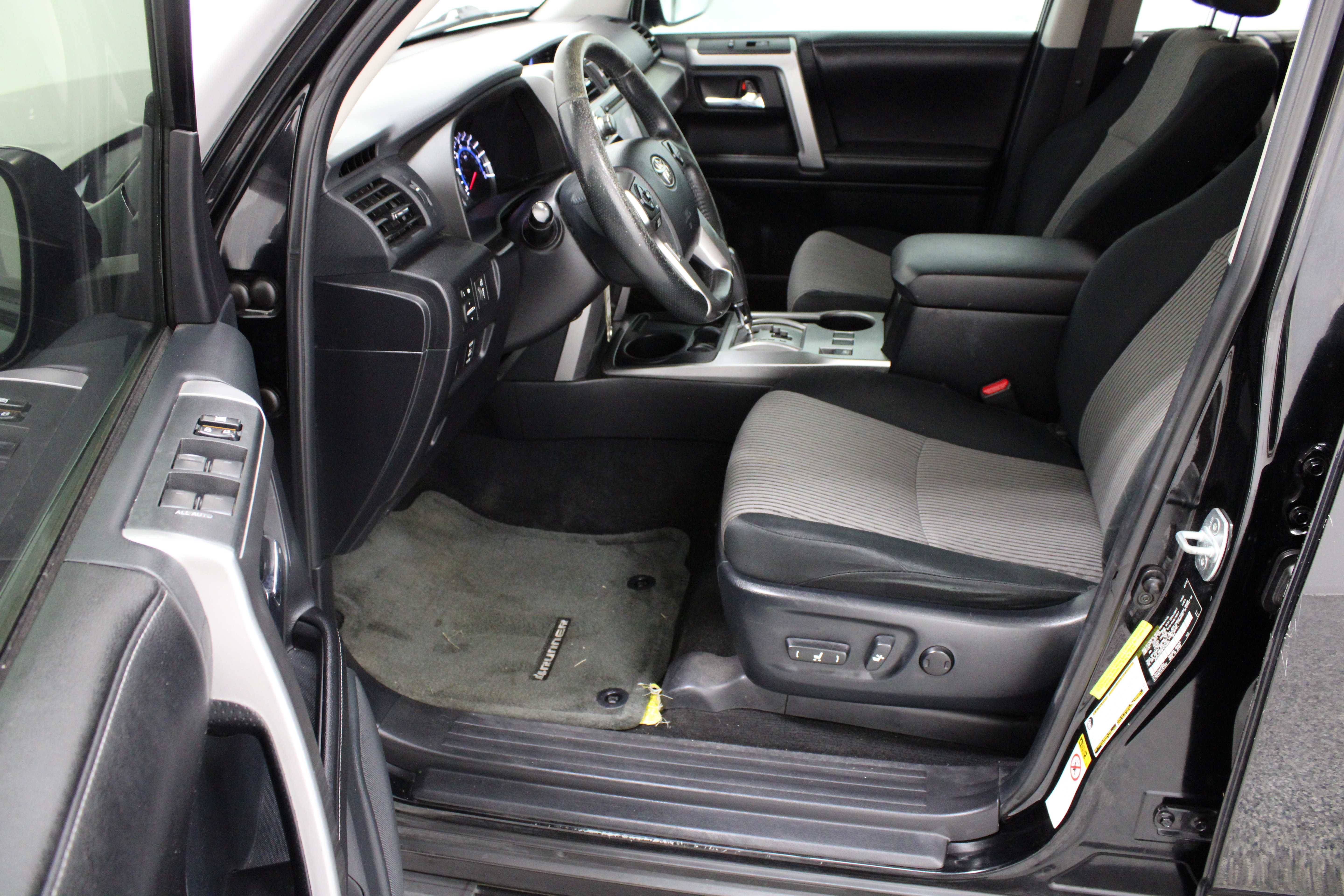 Used 2015 Toyota 4Runner SR5 RWD image 14