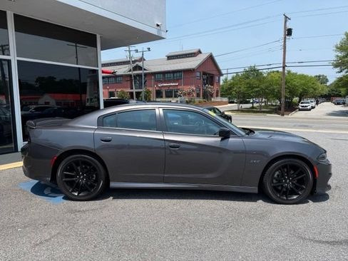 Used 2023 Dodge Charger R/T w/ Navigation & Travel Group RWD image 4