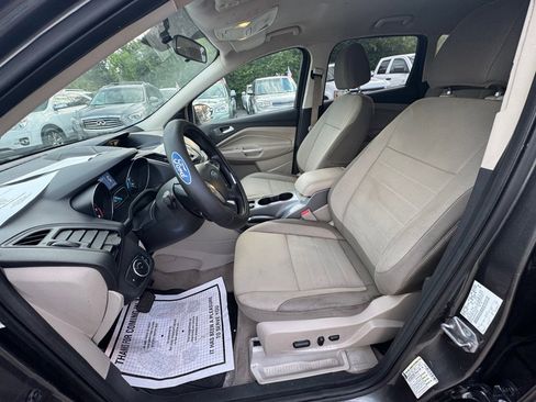 Used 2015 Ford Escape SE image 9