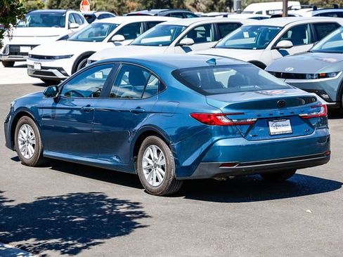 Used 2025 Toyota Camry LE w/ Convenience Package FWD image 2