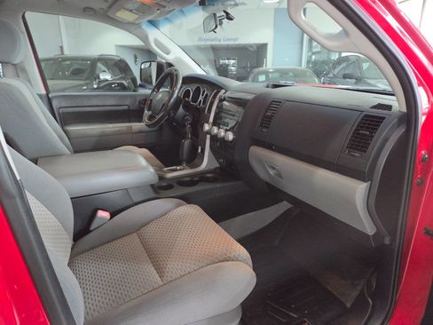 Used 2010 Toyota Tundra 4x4 CrewMax image 26