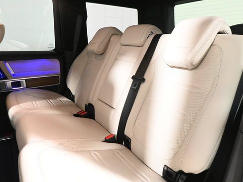Used 2022 Mercedes-Benz G 550 image 4