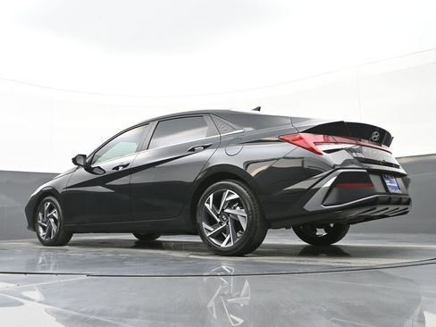 Certified 2024 Hyundai Elantra SEL w/ Convenience Package image 44