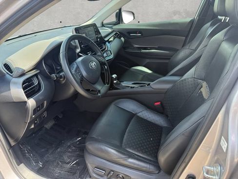 Used 2020 Toyota C-HR Limited FWD image 20