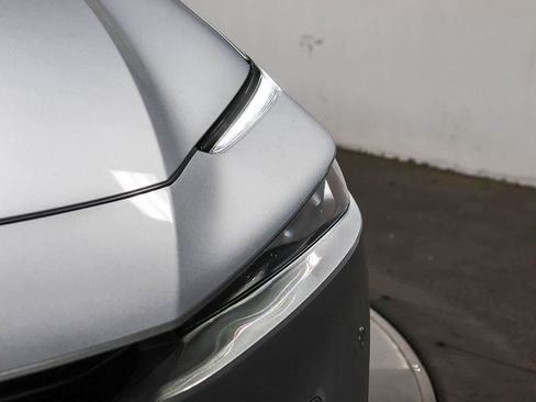 Certified 2023 Toyota Prius XLE FWD image 8