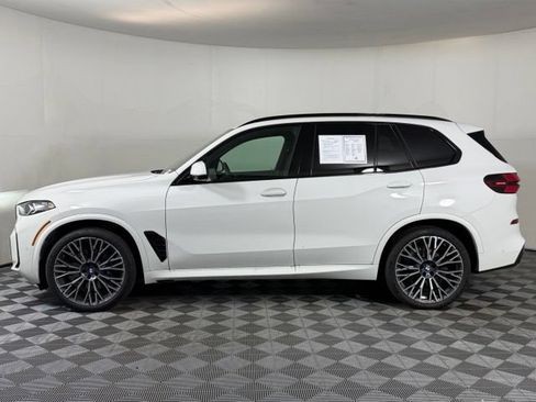 Used 2026 BMW X5 xDrive40i w/ M Sport Package AWD/4WD image 3