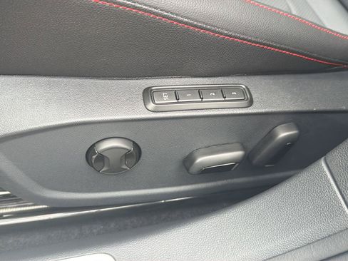 Used 2025 Volkswagen Jetta GLI Autobahn FWD image 12