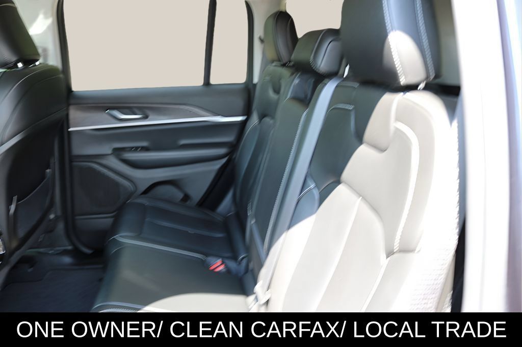 Used 2024 Jeep Grand Cherokee Limited RWD image 14