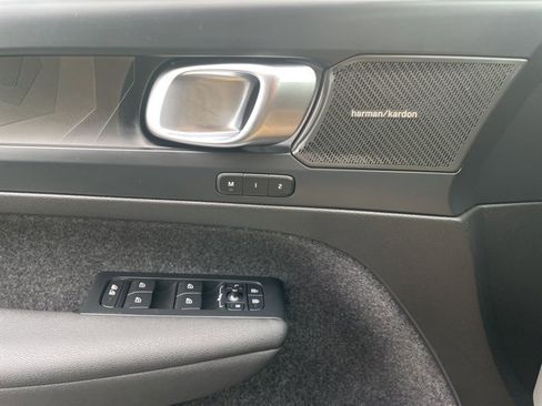 Certified 2023 Volvo XC40 Recharge Ultimate image 24