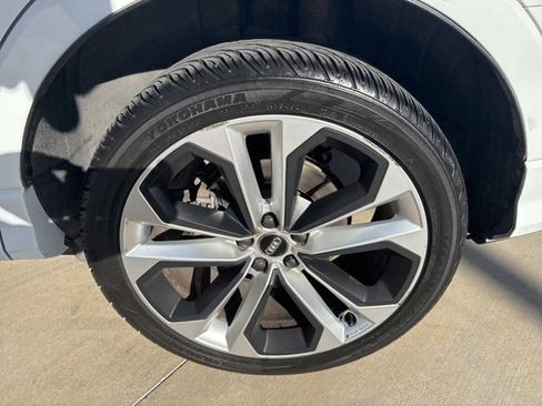 Used 2020 Audi Q3 2.0T Premium Plus image 19