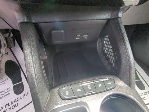 Used 2025 Chevrolet TrailBlazer LT AWD/4WD image 17