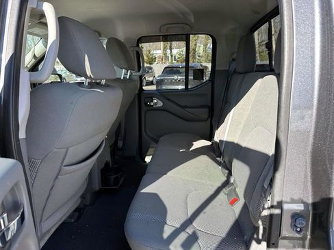 Used 2021 Nissan Frontier SV image 10