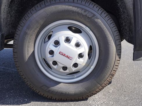 New 2025 GMC Sierra 3500 Pro w/ Convenience Package AWD/4WD image 32