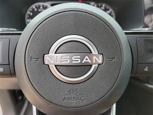 Used 2025 Nissan Pathfinder SL image 30