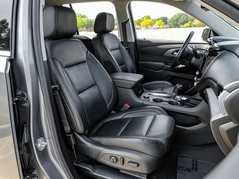 Used 2020 Chevrolet Traverse Premier image 39