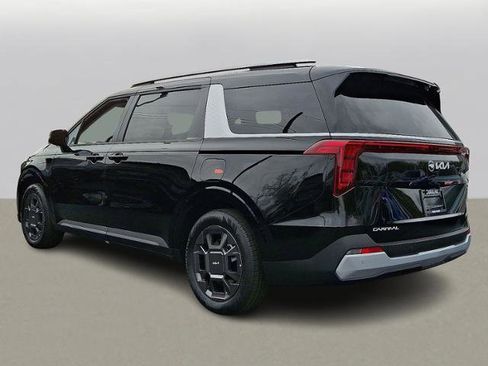 New 2026 Kia Carnival EX image 3
