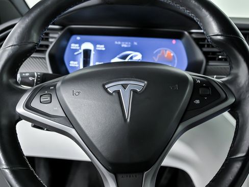 Used 2018 Tesla Model X 75D image 27