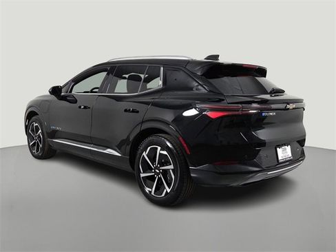 Used 2025 Chevrolet Equinox EV LT w/ Convenience Package image 6