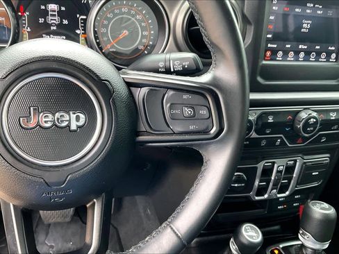 Used 2018 Jeep Wrangler Unlimited Sport S AWD/4WD image 23
