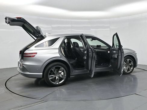 Used 2025 Genesis Electrified GV70 w/ Prestige Package AWD/4WD image 4