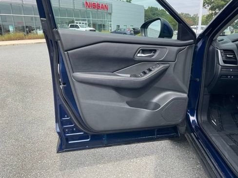 Used 2026 Nissan Rogue SV AWD/4WD image 11