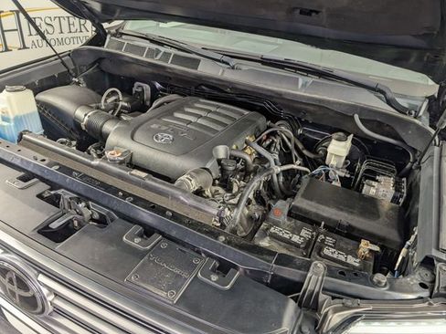 Used 2018 Toyota Tundra Limited w/ Limited Premium Package image 34