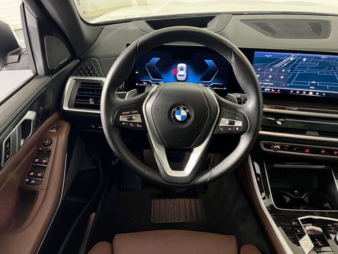 Used 2025 BMW X5 sDrive40i w/ Premium Package image 25