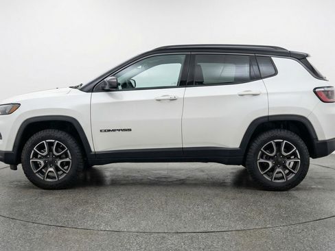 Used 2025 Jeep Compass Trailhawk AWD/4WD image 5