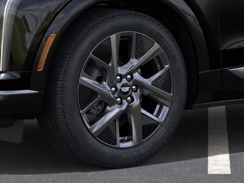 New 2026 Cadillac Optiq Luxury 2 RWD image 9